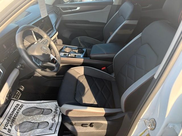 2025 Volkswagen Atlas 2.0T Peak Edition Photo in Lynchburg VA 24502