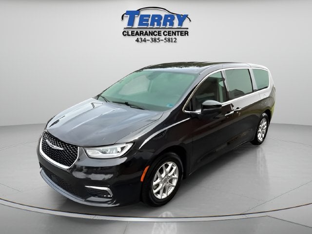 2023 Chrysler Pacifica Touring L Photo in Lynchburg VA 24502