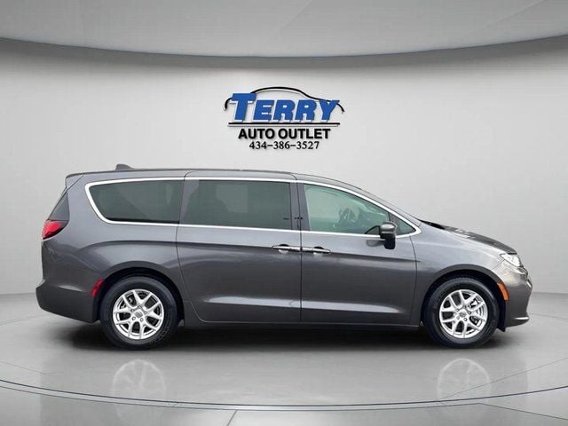 2023 Chrysler Pacifica Touring L Photo in Lynchburg VA 24502