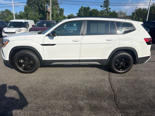 2025 Volkswagen Atlas 2.0T Peak Edition Photo in Lynchburg VA 24502