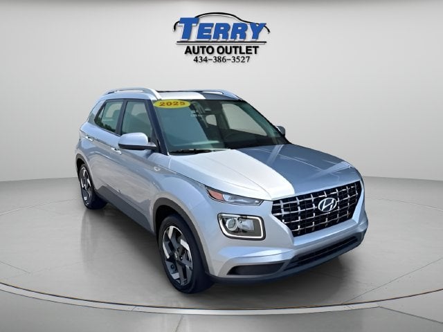 2025 Hyundai Venue SEL Photo in Lynchburg VA 24502