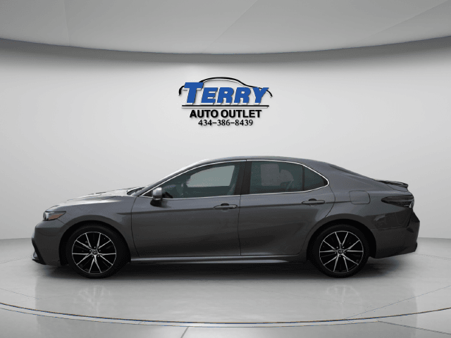 2022 Toyota Camry Hybrid SE Photo in Lynchburg VA 24502