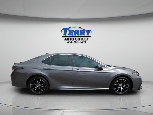 2022 Toyota Camry Hybrid SE Photo in Lynchburg VA 24502