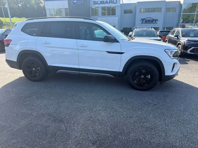 2025 Volkswagen Atlas 2.0T Peak Edition Photo in Lynchburg VA 24502