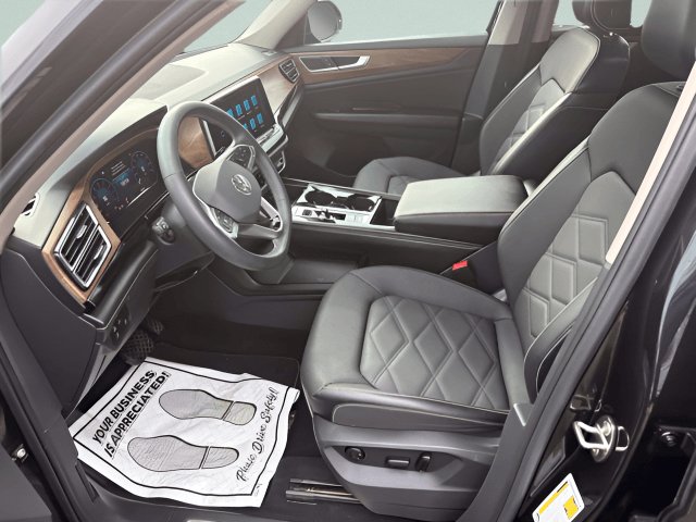 2024 Volkswagen Atlas 2.0T SE w/Technology Photo in Forest VA 24551