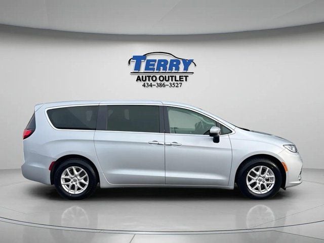 2023 Chrysler Pacifica Touring L Photo in Lynchburg VA 24502