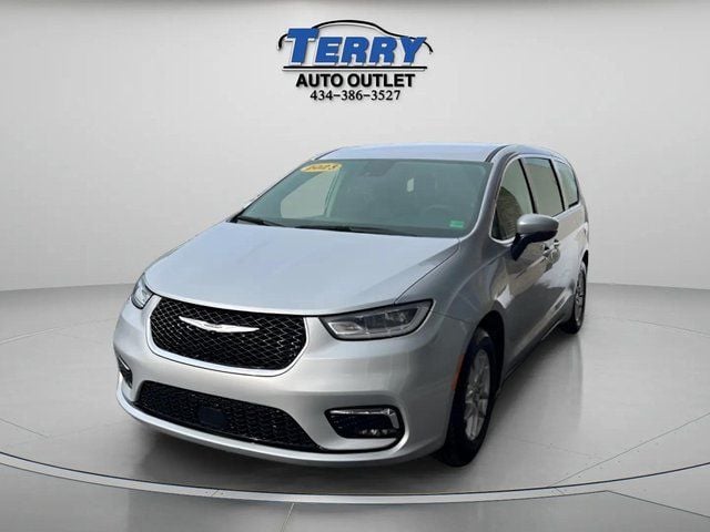 2023 Chrysler Pacifica Touring L Photo in Lynchburg VA 24502