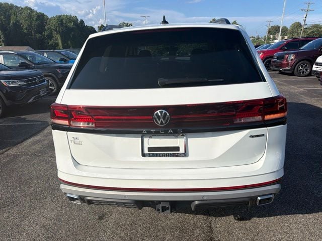 2025 Volkswagen Atlas 2.0T Peak Edition Photo in Lynchburg VA 24502