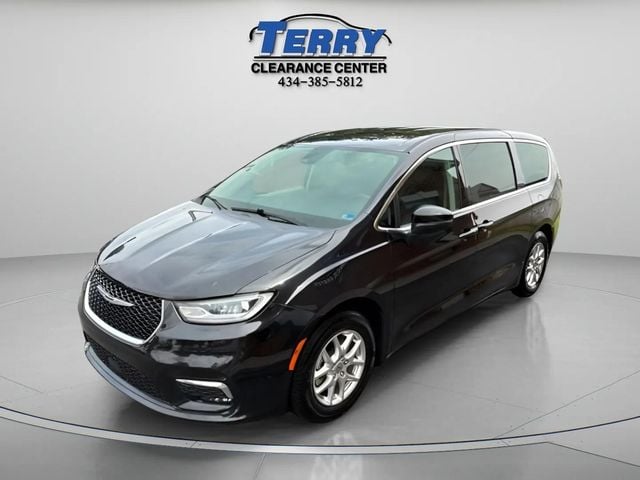2023 Chrysler Pacifica Touring L Photo in Lynchburg VA 24502