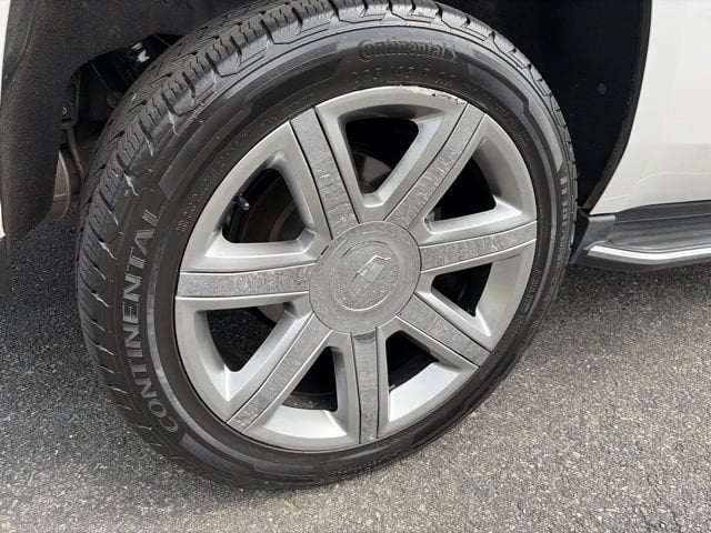Pre-Owned 2019 Cadillac Escalade Luxury - photo - 6