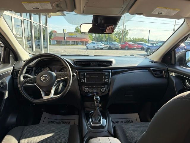 Pre-Owned 2021 Nissan Rogue Sport SV - photo - 5