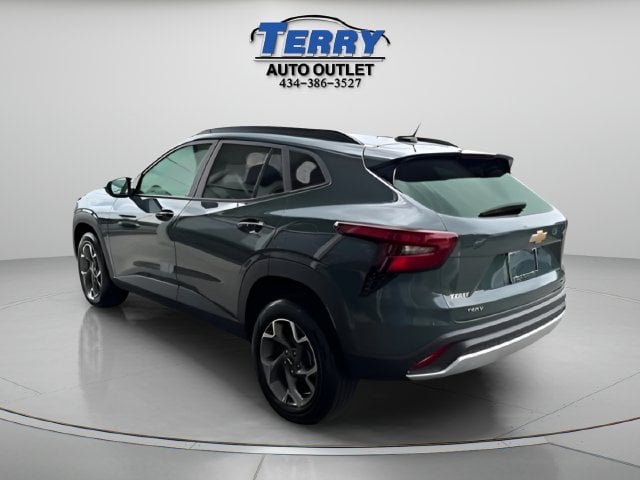 Pre-Owned 2025 Chevrolet Trax LT - photo - 4