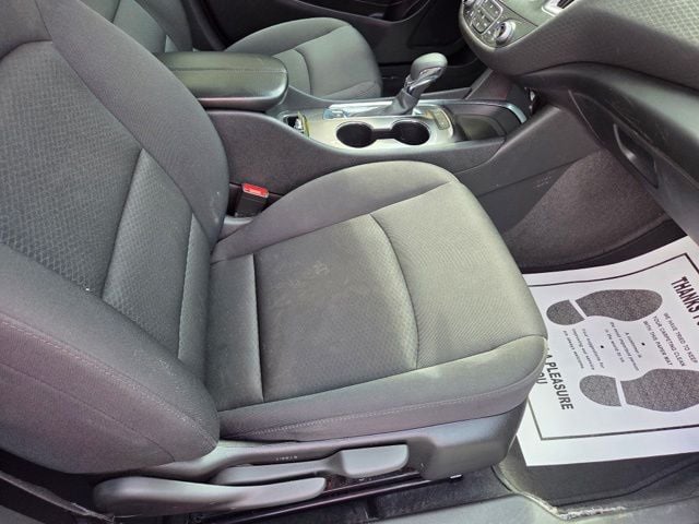 Pre-Owned 2024 Chevrolet Malibu LT - photo - 10