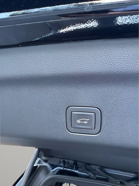 Pre-Owned 2025 Chevrolet Tahoe Premier - photo - 13