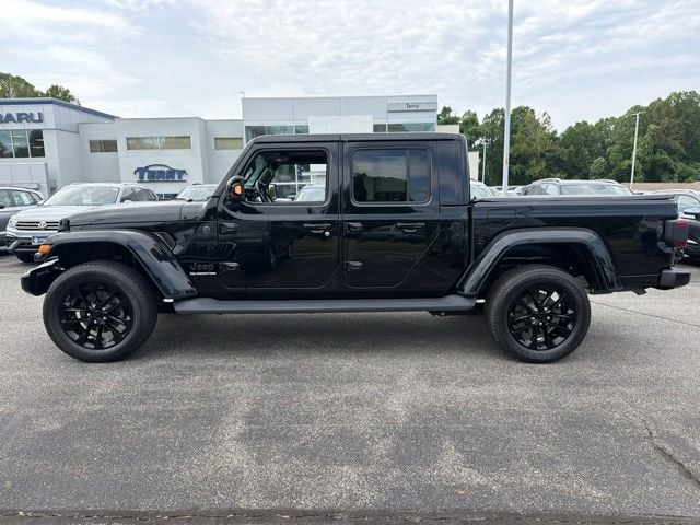 Pre-Owned 2022 Jeep Gladiator Overland - photo - 2