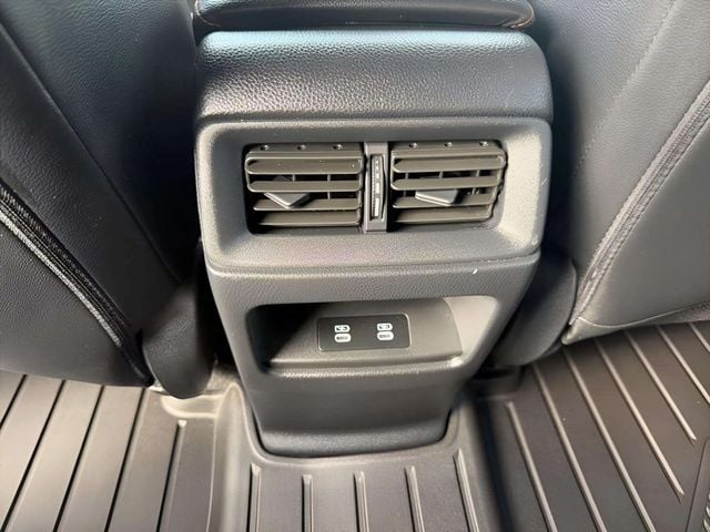 Pre-Owned 2025 Honda CR-V Hybrid Sport Touring - photo - 28