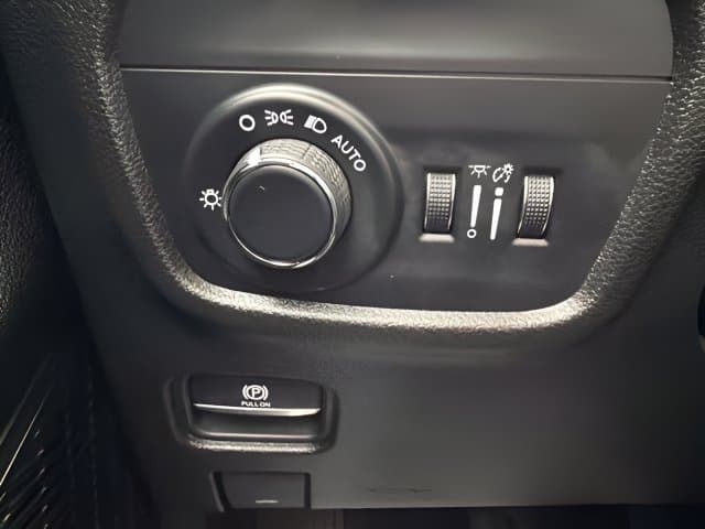 Pre-Owned 2023 Jeep Grand Cherokee Altitude X - photo - 7