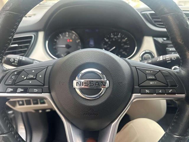 Pre-Owned 2020 Nissan Rogue Sport SV - photo - 8