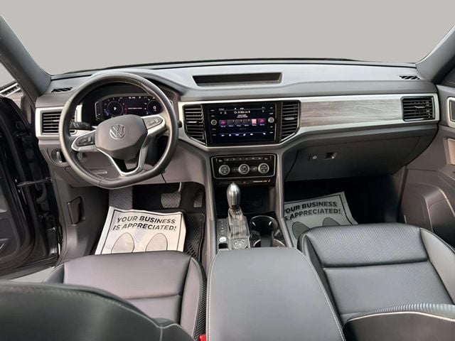 Pre-Owned 2022 Volkswagen Atlas Cross Sport 3.6L V6 SE w/Technology - photo - 3
