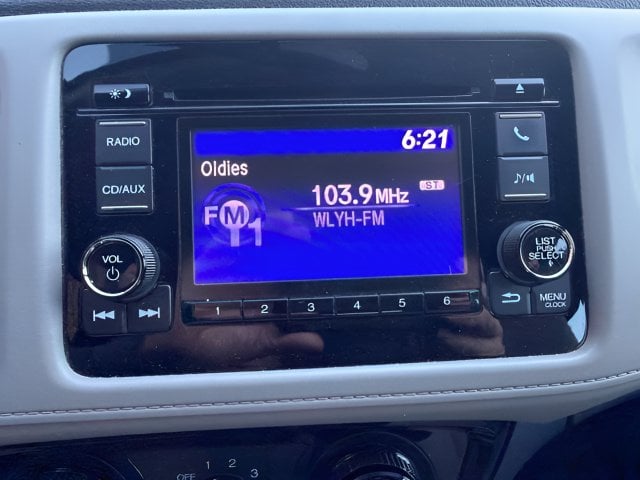 Pre-Owned 2017 Honda HR-V LX - photo - 10