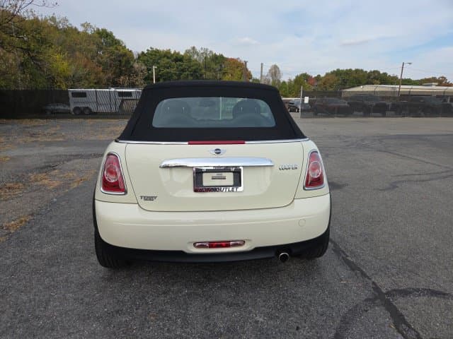 Pre-Owned 2015 MINI Cooper Base - photo - 4
