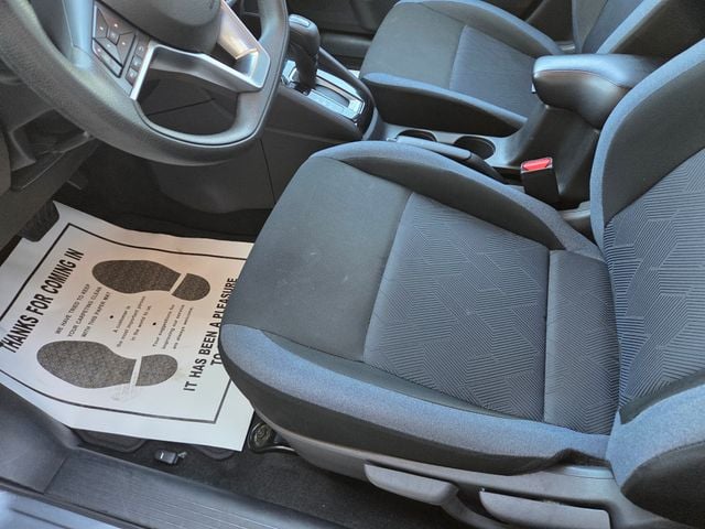 Pre-Owned 2025 Nissan Versa 1.6 SV - photo - 5