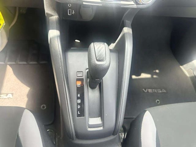 Pre-Owned 2025 Nissan Versa 1.6 S - photo - 5