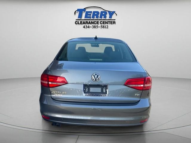 Pre-Owned 2015 Volkswagen Jetta 2.0L TDI SE - photo - 3