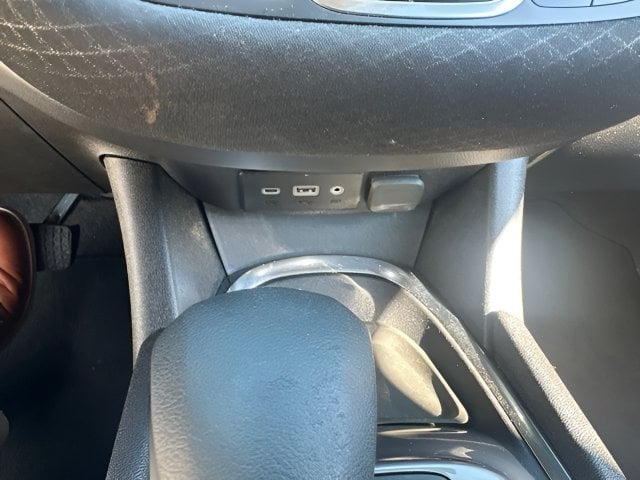 Pre-Owned 2023 Chevrolet Malibu LT - photo - 13