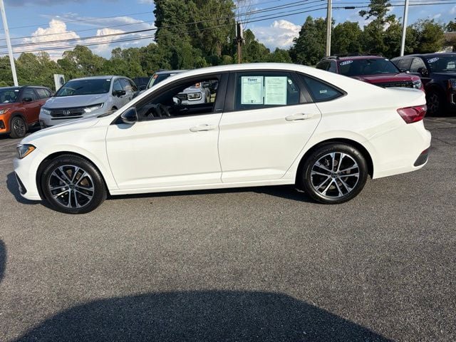 Pre-Owned 2025 Volkswagen Jetta 1.5T Sport - photo - 2