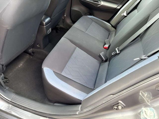 Pre-Owned 2023 Nissan Versa 1.6 SV - photo - 8
