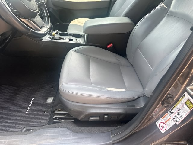 Pre-Owned 2019 Subaru Outback 2.5i - photo - 6