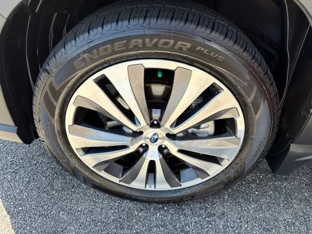 Pre-Owned 2022 Subaru Ascent Limited - photo - 12