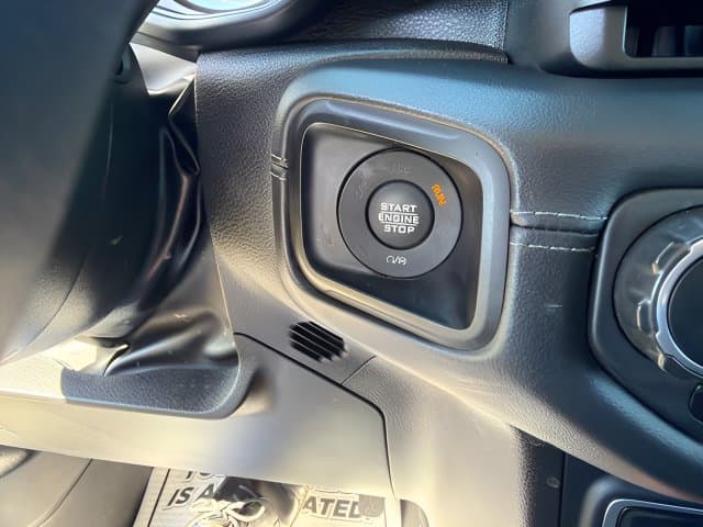 Pre-Owned 2025 Jeep Wrangler Rubicon - photo - 27