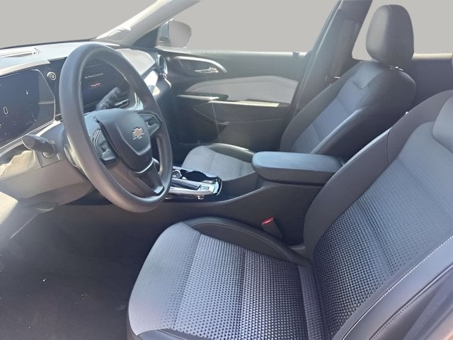 Pre-Owned 2025 Chevrolet Trax LT - photo - 6