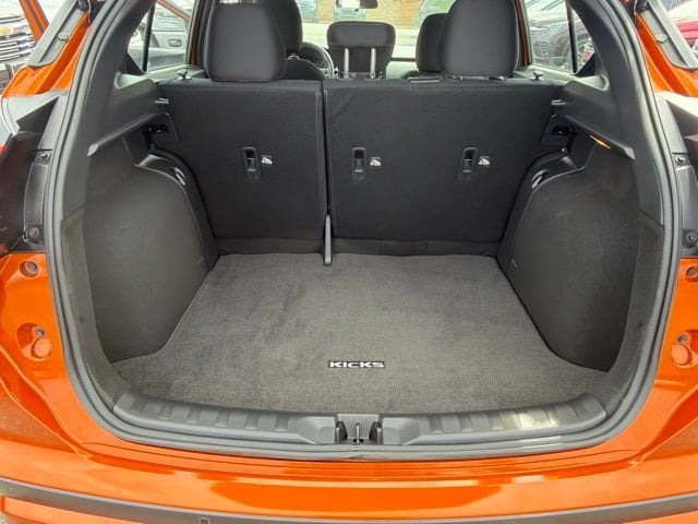 Pre-Owned 2023 Nissan Kicks SR - photo - 22