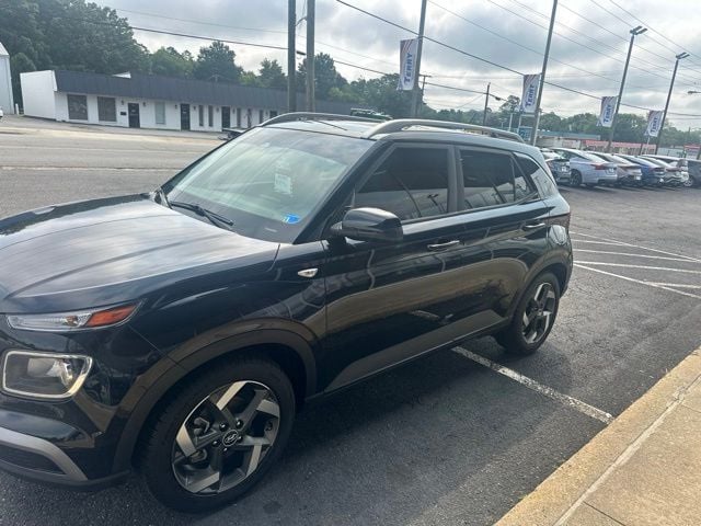 Pre-Owned 2023 Hyundai Venue SEL - photo - 2