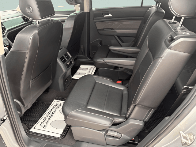 Pre-Owned 2023 Volkswagen Atlas 3.6L V6 SEL R-Line - photo - 5