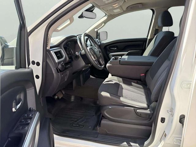 Pre-Owned 2021 Nissan Titan SV - photo - 7