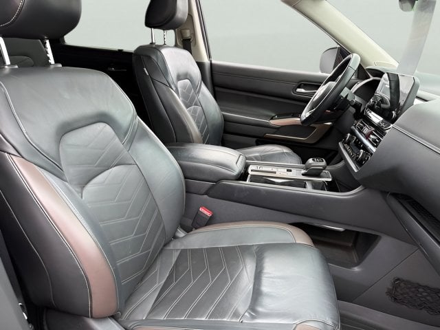 Pre-Owned 2022 Nissan Pathfinder Platinum - photo - 16