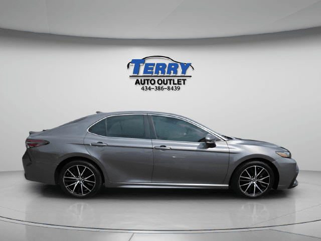 Pre-Owned 2022 Toyota Camry Hybrid SE - photo - 0