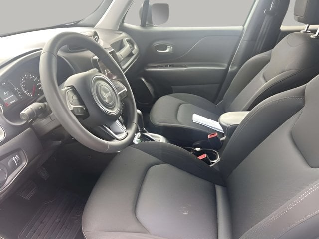 Pre-Owned 2023 Jeep Renegade Latitude - photo - 17