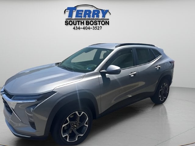 Pre-Owned 2025 Chevrolet Trax LT - photo - 2