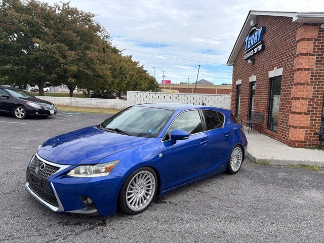 Pre-Owned 2016 Lexus CT 200h - photo - 1