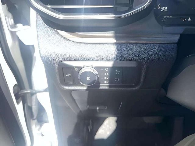 Pre-Owned 2020 Ford Explorer Limited - photo - 8