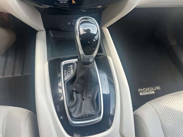 Pre-Owned 2020 Nissan Rogue Sport SV - photo - 12