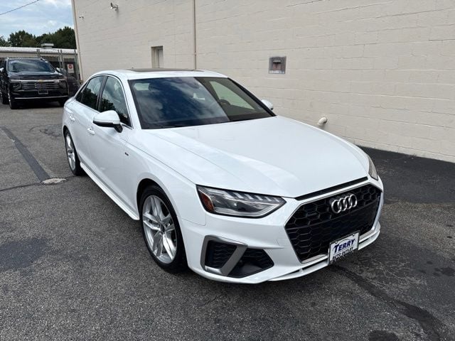 Pre-Owned 2024 Audi A4 45 S line Premium Plus - photo - 1