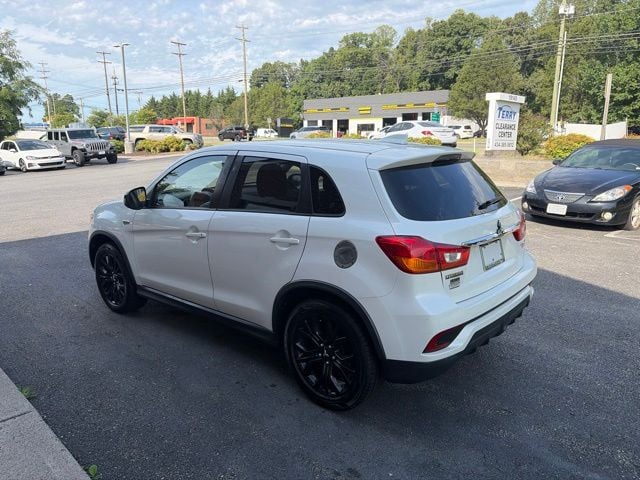 Pre-Owned 2019 Mitsubishi Outlander Sport 2.0 SE - photo - 3