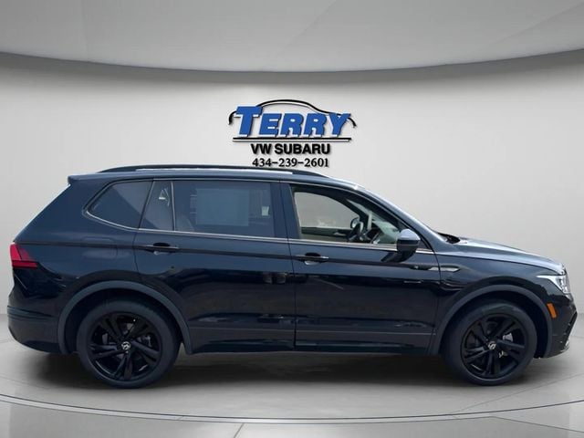 Pre-Owned 2024 Volkswagen Tiguan 2.0T SE R-Line Black - photo - 0