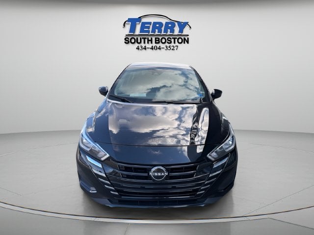 Pre-Owned 2023 Nissan Versa 1.6 SV - photo - 1